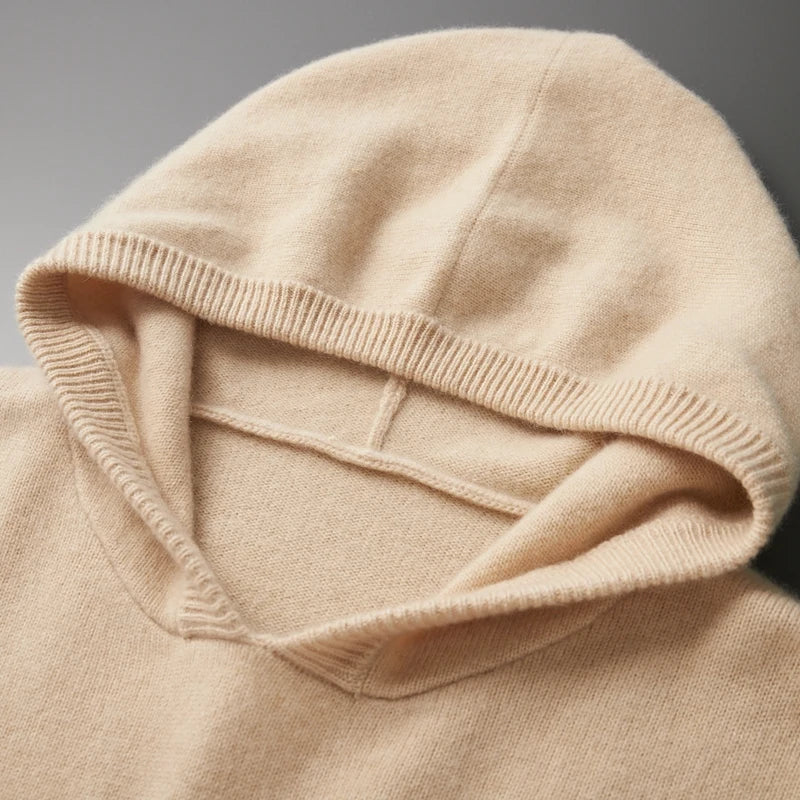 Warm men's pullover hoodie, ideal for autumn and winter layering. Ultra-soft fabric.