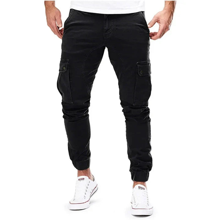 Comfortable men's utility cargo pants, ideal for streetwear. Durable & easy-care trousers for casual and urban fashion.