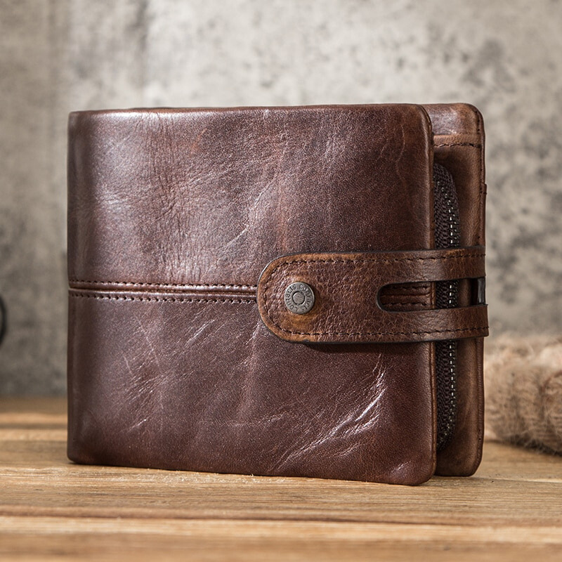 Vintage men's cowhide leather wallet with multiple card slots & coin purse. Durable and stylish men's accessory.