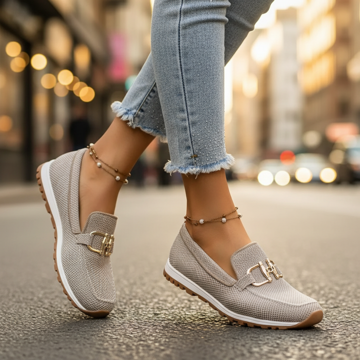 Elegant women's loafers with horsebit detail, providing orthopedic arch support.