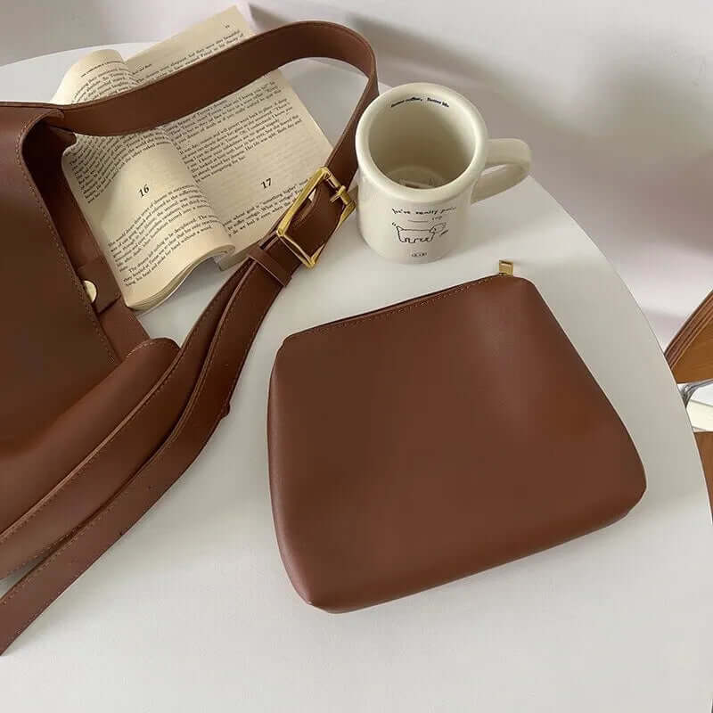 Stilvolle und Funktionale Schultertasche aus Kunstleder