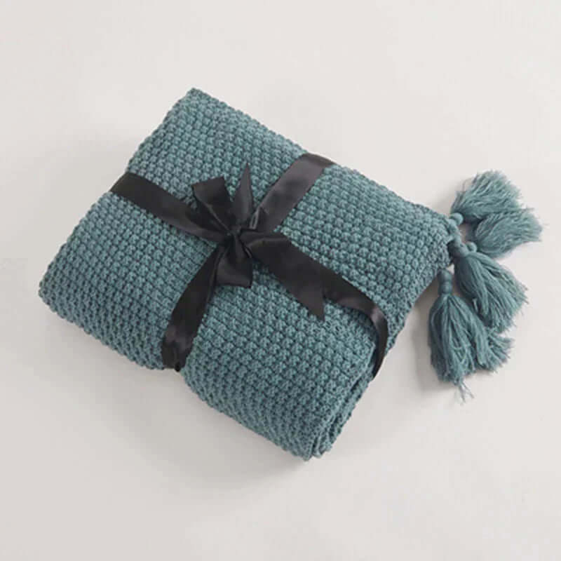 Kuschelige Strickdecke mit Fransen - Wohndecke aus weicher Wolle