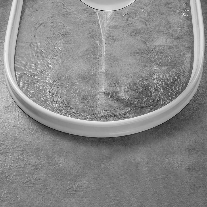 "AquaSperre™ Silikonstreifen für effektive Wasserabdichtung, flexibel, robust, in Grau, Schwarz oder Weiß erhältlich."