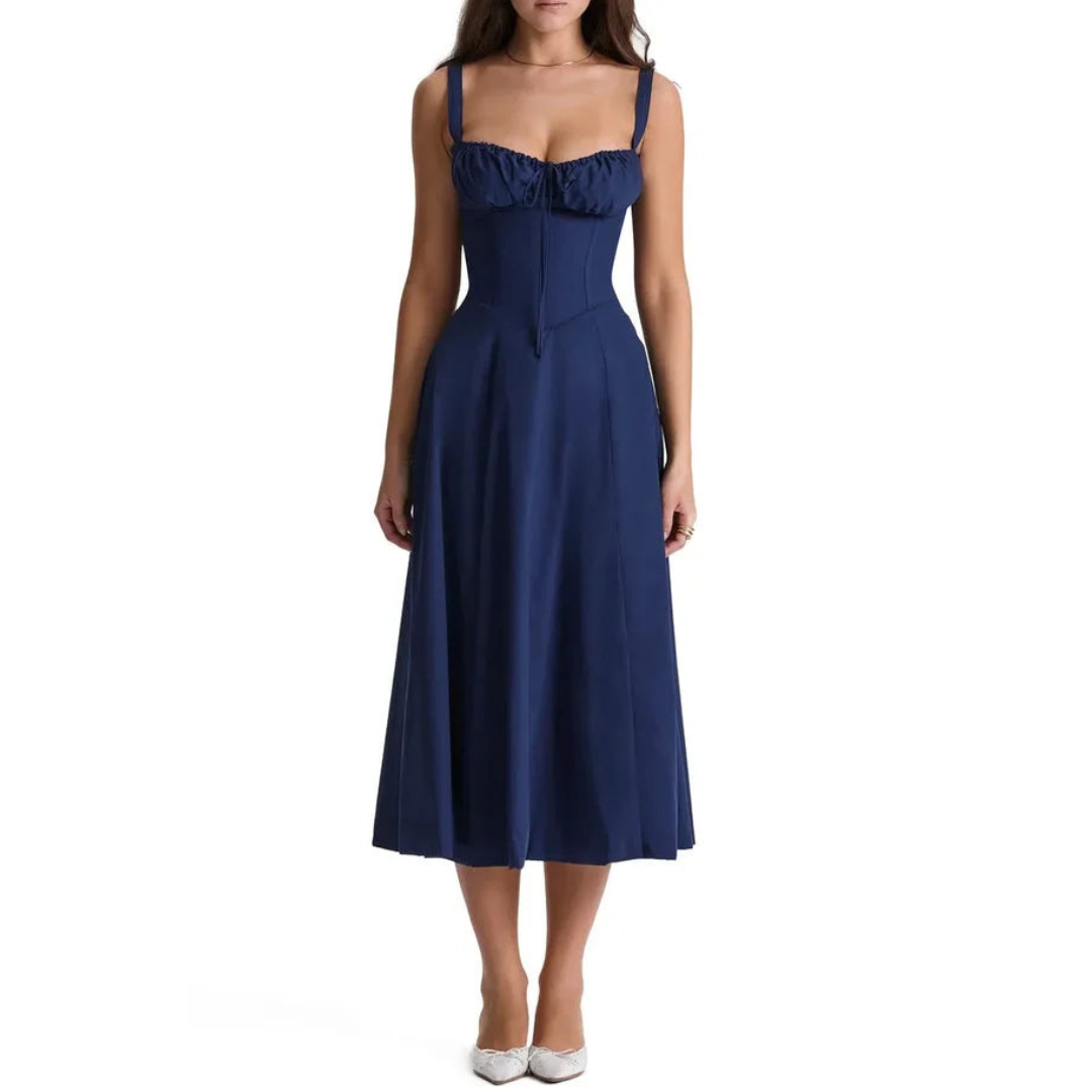 Ärmelloses Sommerkleid mit Sweetheart-Ausschnitt, eleganter Midi-Schnitt, tailliertes Design für feminine Silhouette.