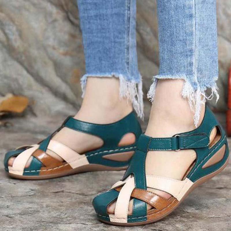 Atmungsaktive Damen-Sandalen aus leichtem Material, offenes Design, gepolstertes Fußbett, ideal für sommerliche Tage.