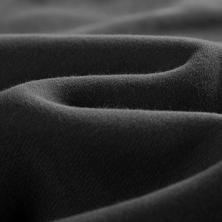 Atmungsaktive Sporthose für Herren, dunkelgrau, mit elastischem Bund, modernes Design, ideal für Sport und Freizeit.