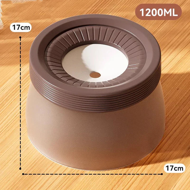 "Auslaufsicherer, rutschfester Hunde Trinknapf, modern und stilvoll, ideal für stressfreies Trinken und einfache Reinigung."