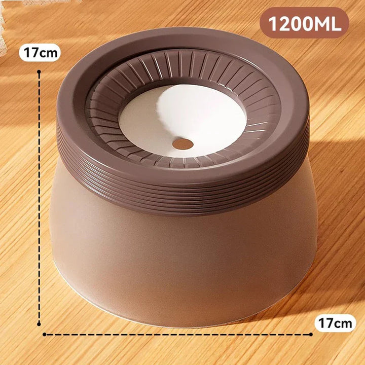 "Auslaufsicherer, rutschfester Hunde Trinknapf, modern und stilvoll, ideal für stressfreies Trinken und einfache Reinigung."