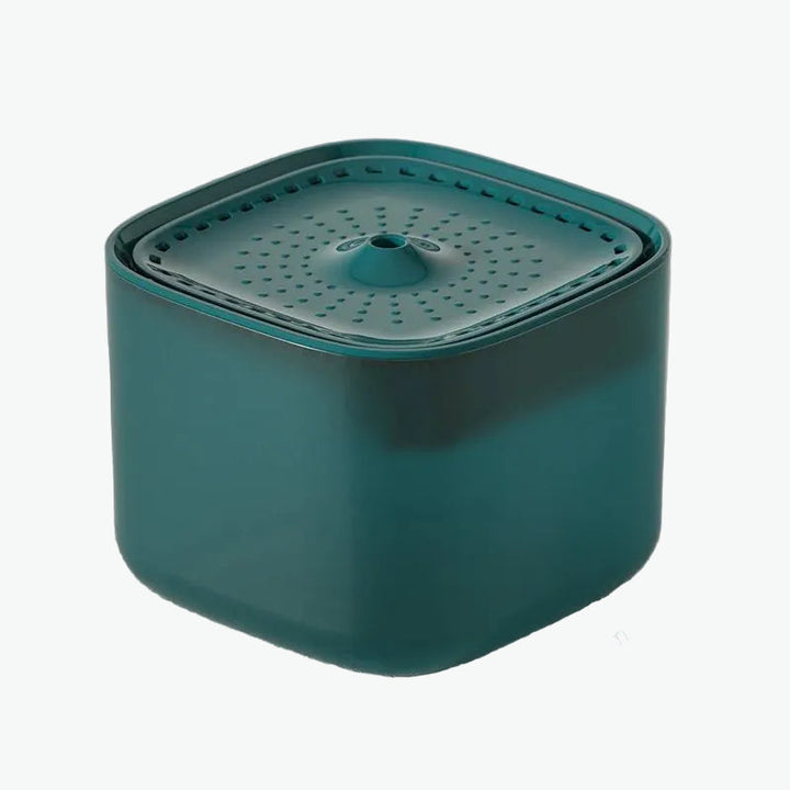 Pet drinking fountain, 3 liter capacity, automatic water flow, includes pump for continuous filtration