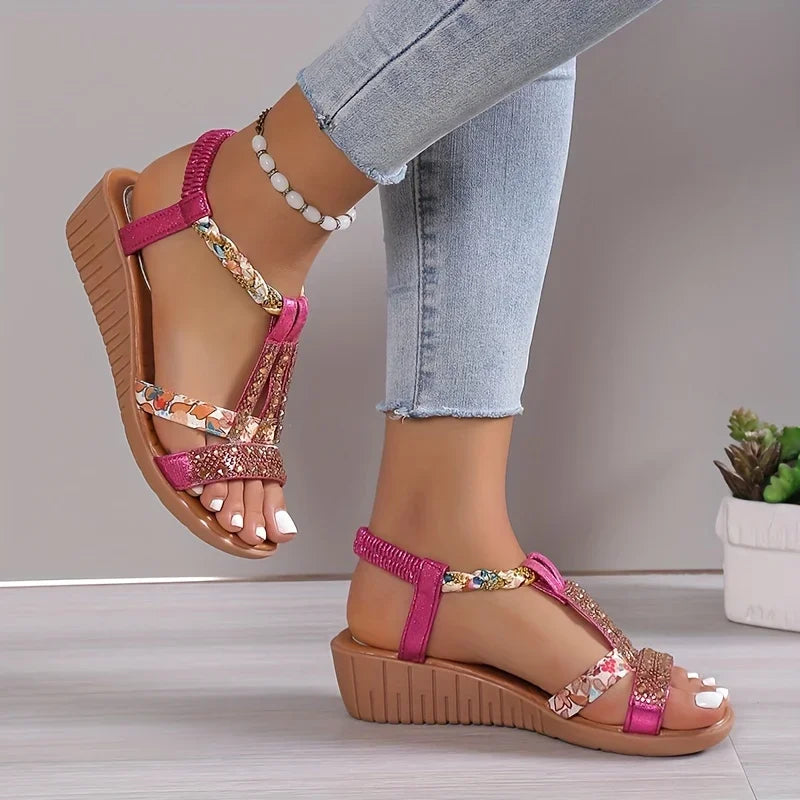 Bequeme Damen Keilsandalen mit 4 cm Absatz, orthopädische Sohle, modernes Design, ideal für Frühling/Sommer.