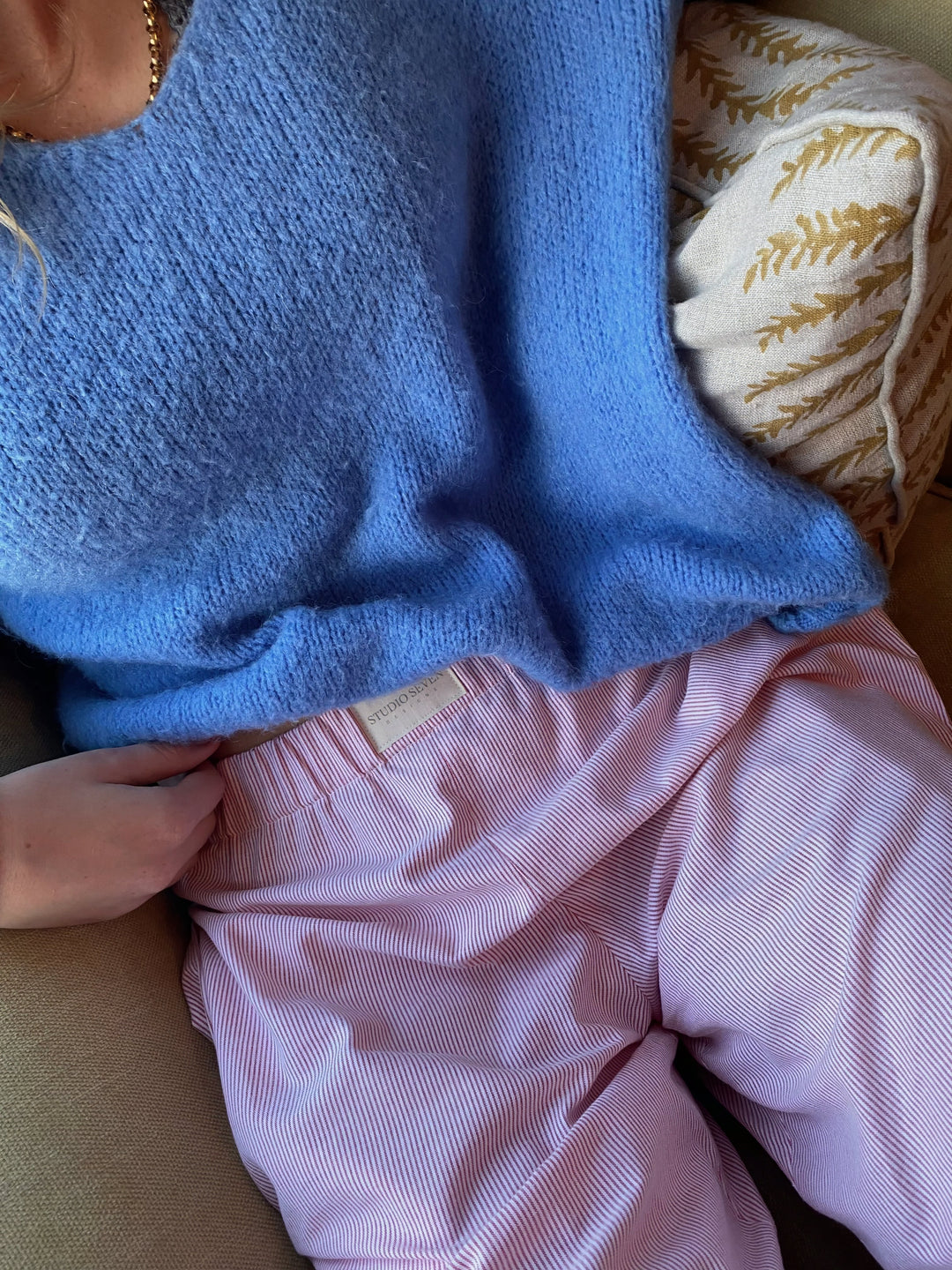 "Bequeme Lounge-Hose mit elastischem Bund, weites Bein und vintage Streifendruck für stilvolle Loungewear."