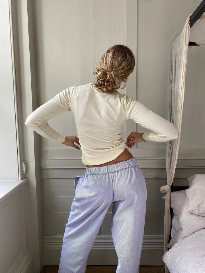 "Bequeme Lounge-Hose mit elastischem Bund, weites Bein und vintage Streifendruck für stilvolle Loungewear."
