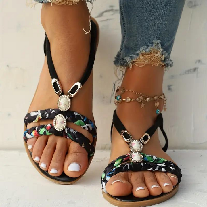 "Boho-Sandalen Damen flach, elastische Riemen, bequeme Sommerschuhe in stilvollen Farben, ideal für Freizeitoutfits."