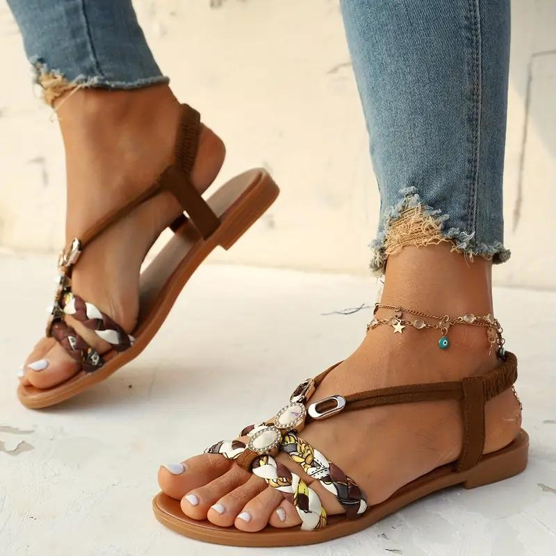 "Boho-Sandalen Damen flach, elastische Riemen, bequeme Sommerschuhe in stilvollen Farben, ideal für Freizeitoutfits."