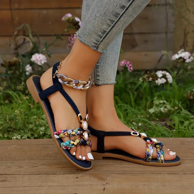 "Boho-Sandalen Damen flach, elastische Riemen, bequeme Sommerschuhe in stilvollen Farben, ideal für Freizeitoutfits."