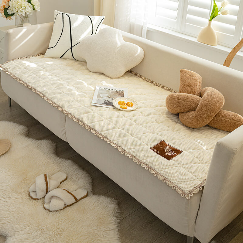 Soft chenille sofa protector, bread-shaped design, for comfortable and secure furniture