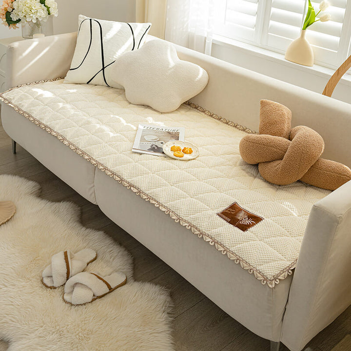 Soft chenille sofa protector, bread-shaped design, for comfortable and secure furniture