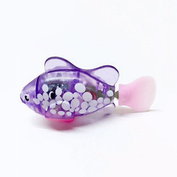 "Bunte interaktive Fischspielzeuge in Aquarium für Katzen, leuchtende Farben, realistische Bewegungen, sensorisches Spiel."