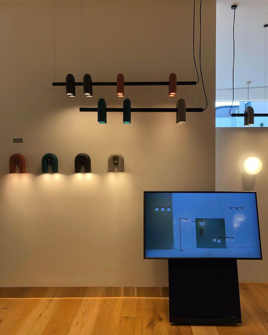 Verstellbare U-förmige LED Wandleuchte