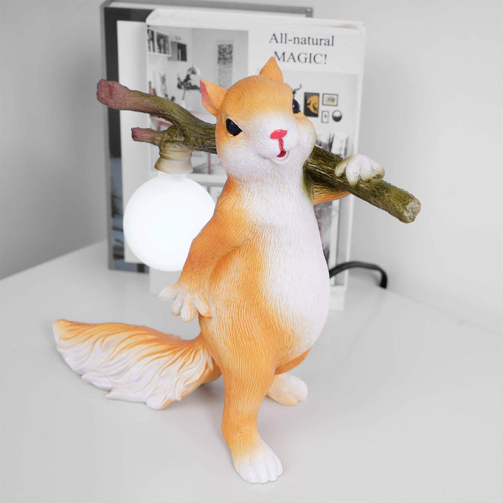 Dekorative Eichhörnchen Tischlampe mit LED