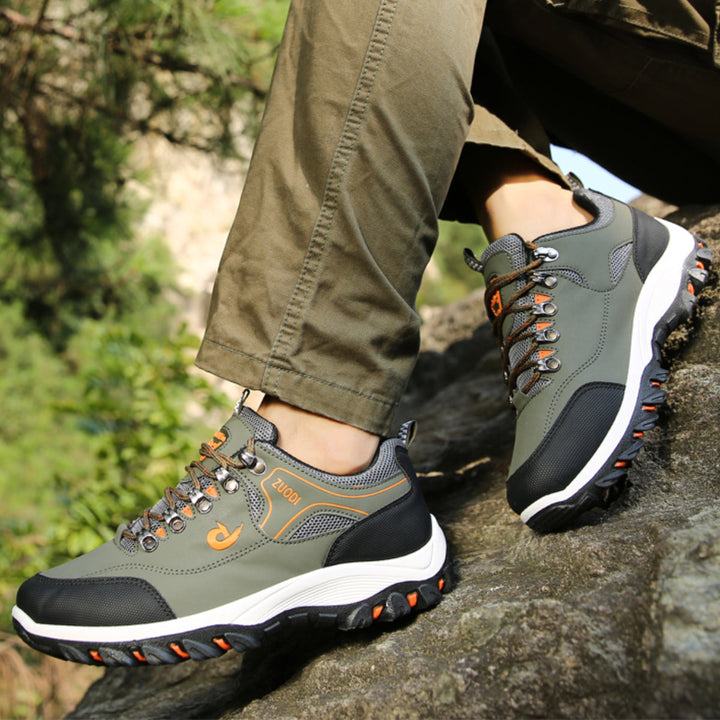 Camouflage orthopädischer Wanderschuh mit stoßdämpfender Sohle und ergonomischem Design für unisex Komfort.
