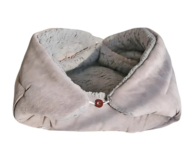 Close-up of the soft fabric of the cat 2-in-1 cozy pet bed and warm pet blanket.