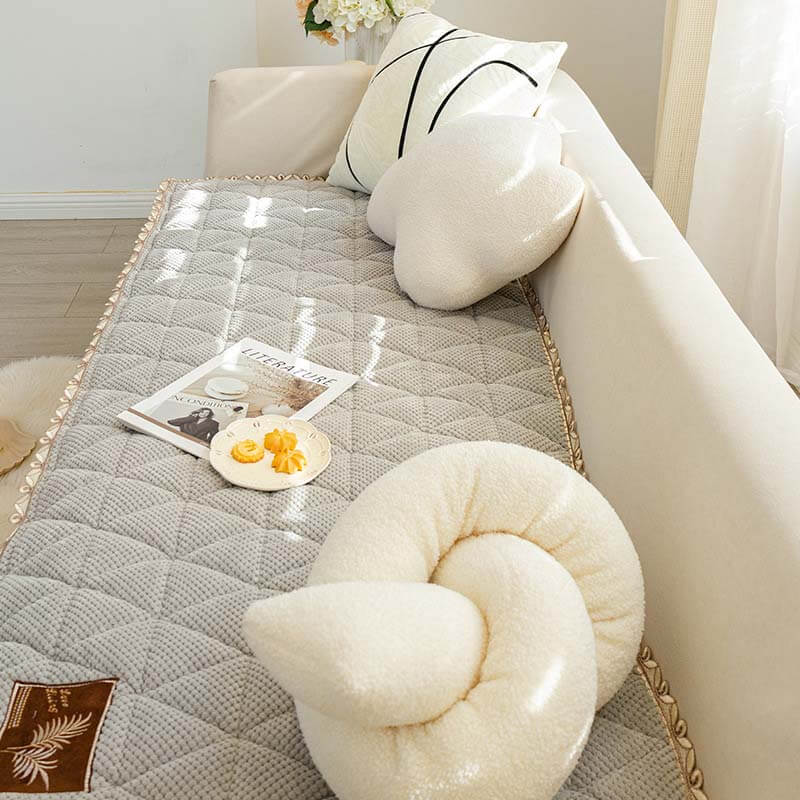 Pet friendly non-slip chenille sofa cover, bread shape to protect living room furniture.