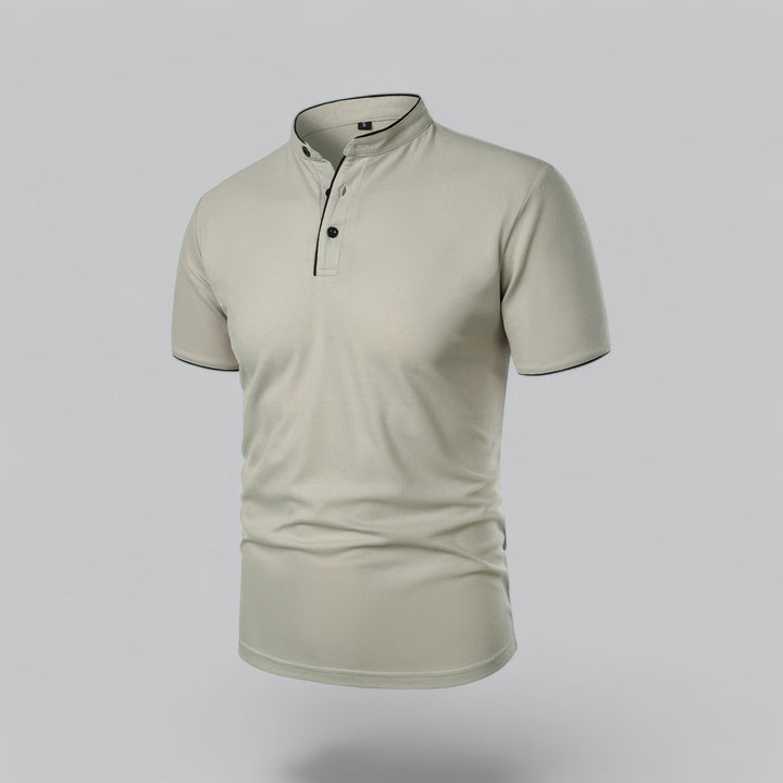 Classic short sleeve men's polo shirt, button collar, for a clean and simple look.