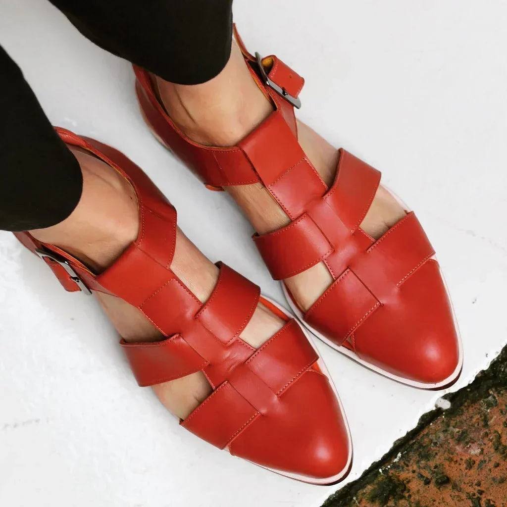Comfortable women's woven flat sandals with adjustable buckle closure, perfect for casual daily wear and summer outfits.