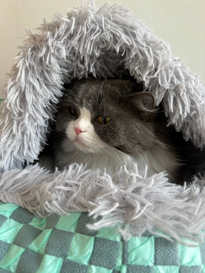 Durable pet cave bed, soft plush ideal for a calming cat bed or dog bed