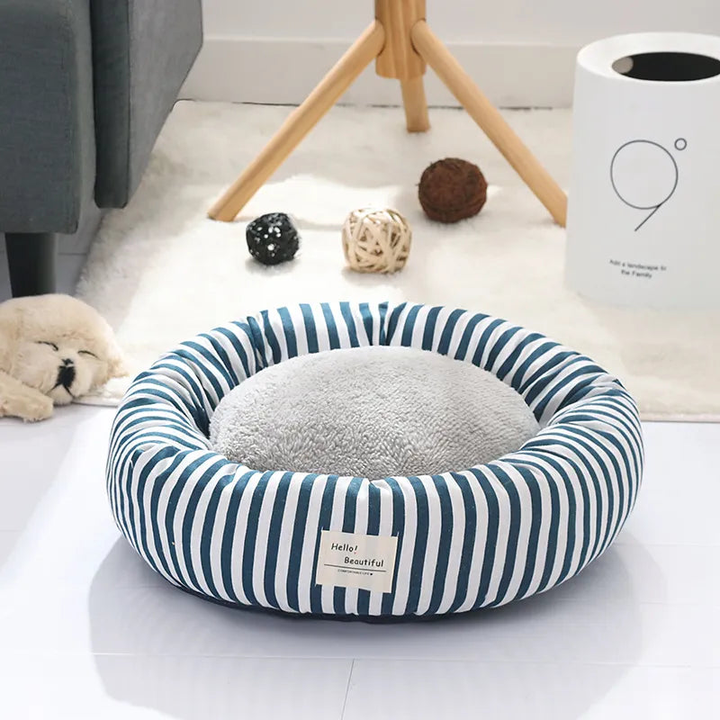 Cozy checkered plush dog bed, perfect for small to medium dogs and cats.
