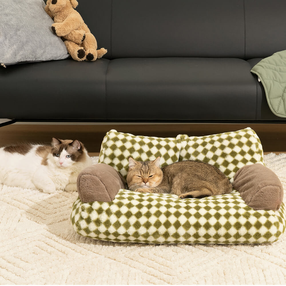 Small dog bed, cat bed with diamond pattern, plush and comfortable pet sofa design