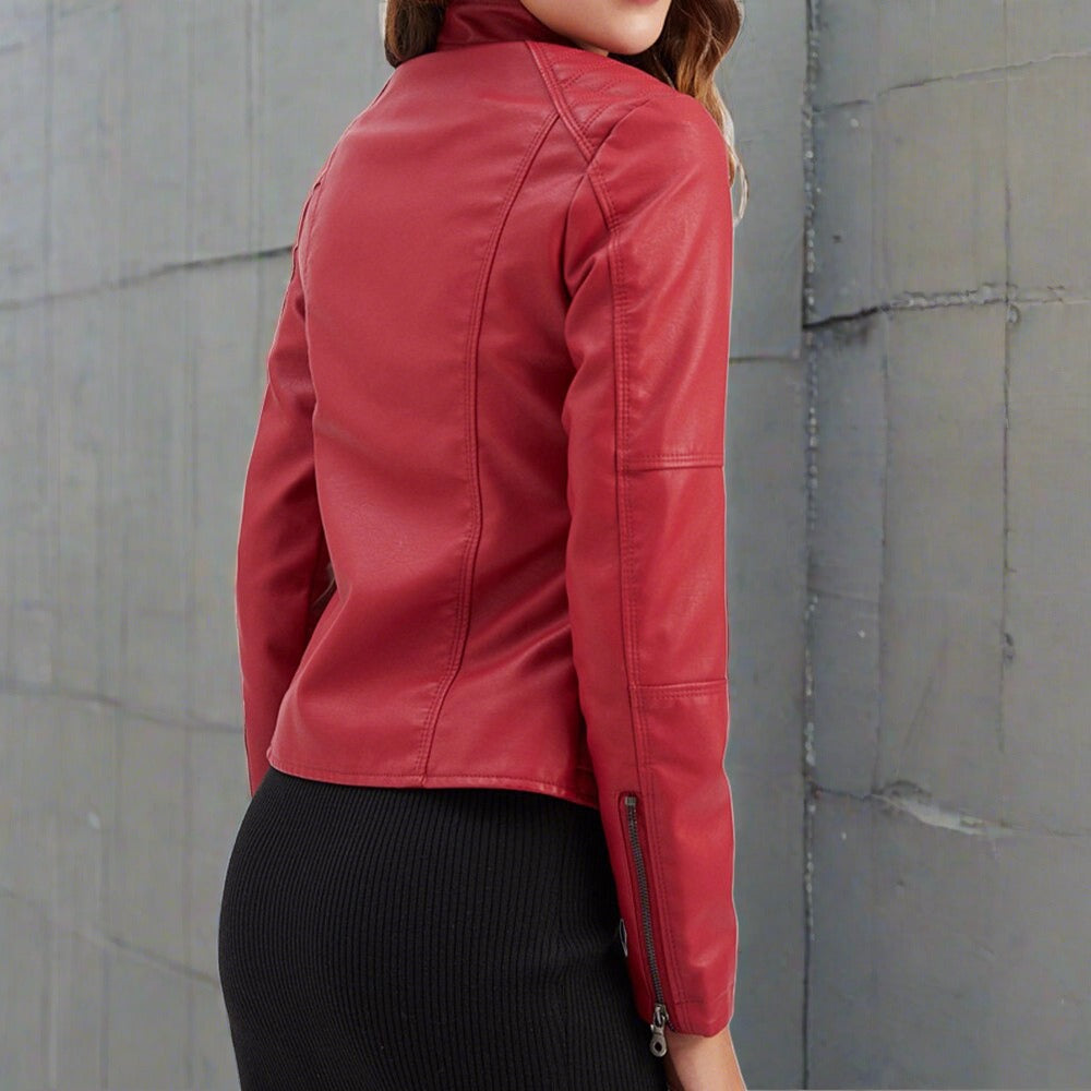 "Damen Bikerjacke mit Stehkragen im kurzen Schnitt, elegante Vorderansicht, modernes Design, ideal für vielseitige Outfits."