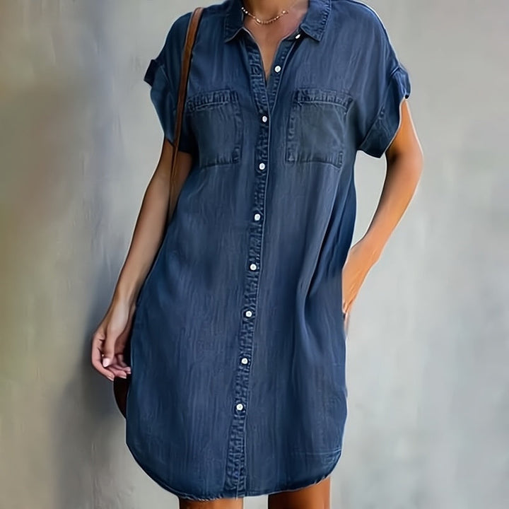 Damen Denim-Kleid kurz, stilvoller Sommerlook, weicher Stoff, einreihiges Design, umklappbarer Kragen, elegant.