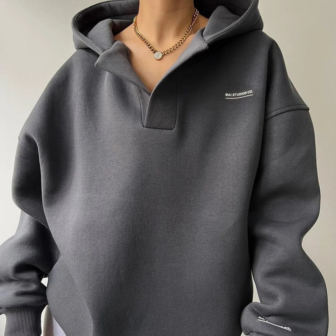 "Damen-Fashion Hoodie, winterliche Eleganz im lässigen Look, weiches Material, warmes Kapuzendesign für kalte Tage"