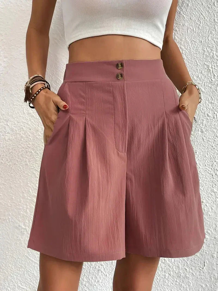 "Damen High Waist Shorts aus Leinen mit schrägen Taschen, elegante Passform, ideal für Sommerkleidung, hintere Ansicht"