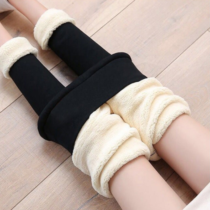 "Damen Lammfell Winterleggings, hohe Taille, weiches Plüschfutter, schwarz, warm und bequem, perfekte Silhouette."