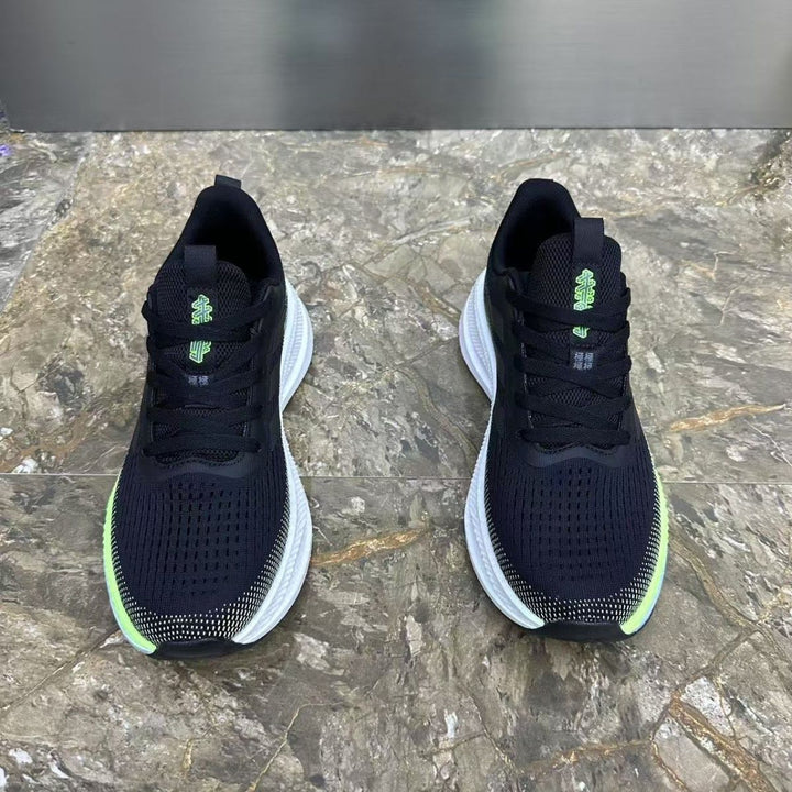 "Damen Laufschuhe High-Performance, atmungsaktiv & leicht, in Grau, Seitenansicht, robuste Außensohle"