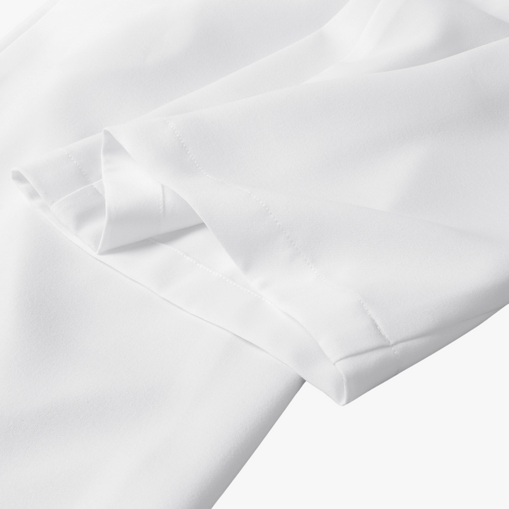 "Damen Leinen Hosenanzug Set, elegant und atmungsaktiv, zeigt moderne Passform in beige, ideal für stilvolle Anlässe."