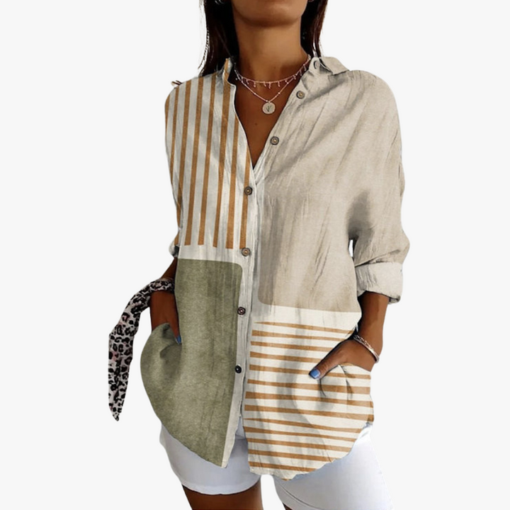 "Damen Leinenbluse mit filigraner Handstickerei, zeitlos elegant, hochwertig, atmungsaktiv, ideal für Stilbewusste"