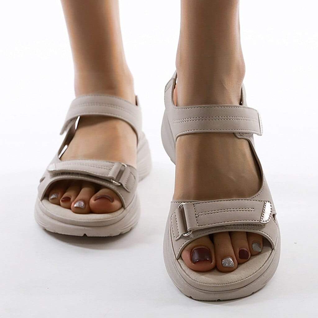 "Damen orthopädische Sandalen, beige, mit verstellbaren Riemen und Plateau-Design für Komfort und Stil."