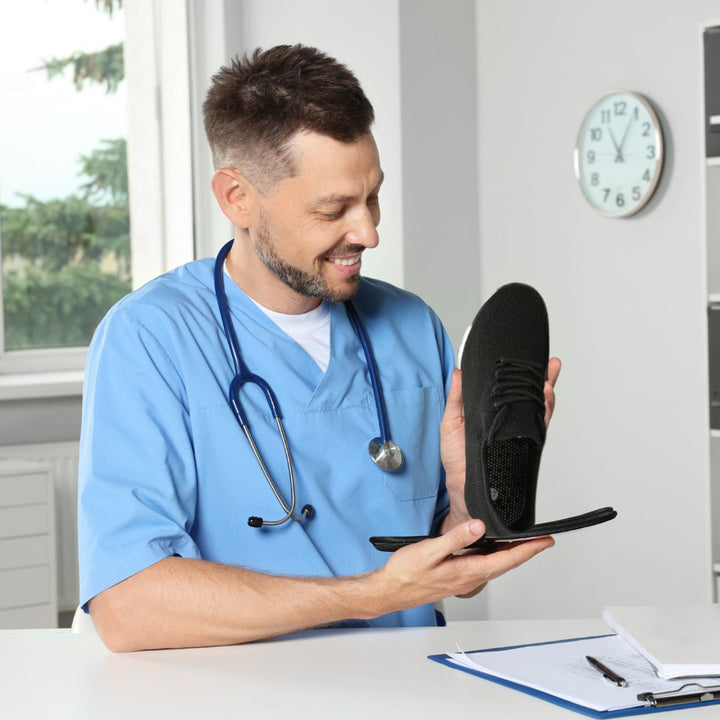 "Damen Orthowalk Schuhe, ergonomisches Design, in Weiß, fördern Fußgesundheit und bieten Komfort für Alltag und Sport."