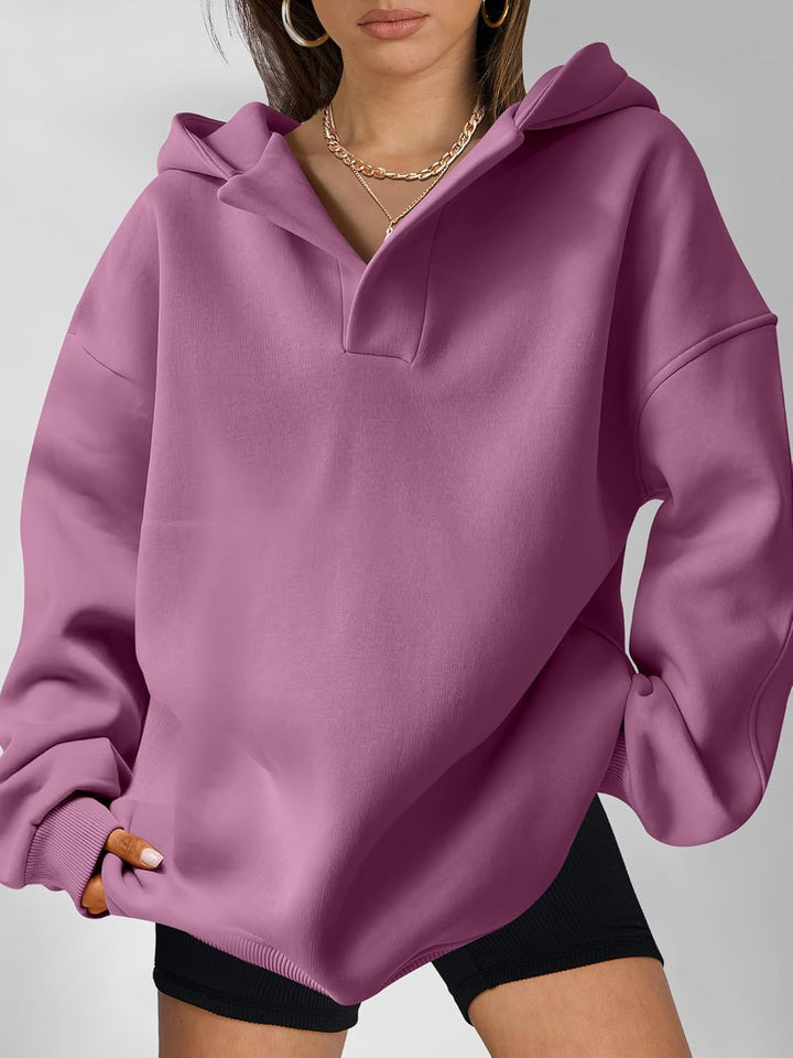 "Damen Oversized Hoodie mit modernem Kragen, lässiger Passform und weichem Baumwollmix, ideal für modische Looks."