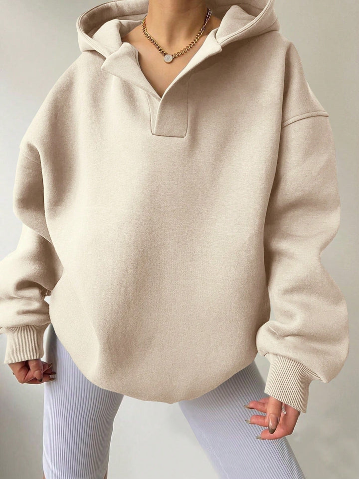 "Damen Oversized Hoodie mit modernem Kragen, lässiger Passform und weichem Baumwollmix, ideal für modische Looks."