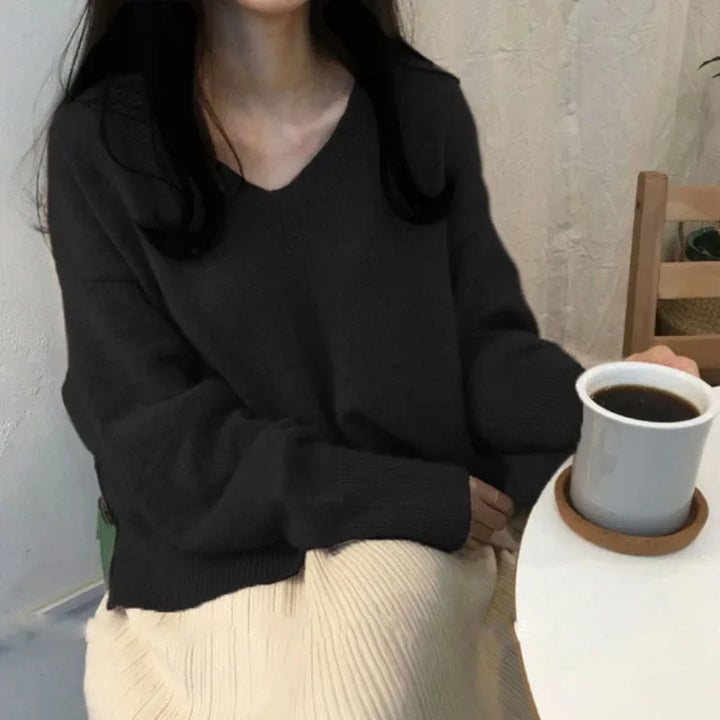 "Damen Oversized Pullover mit V-Ausschnitt in Beige, elegantes Design, kombiniert mit Jeans oder Röcken für vielseitigen Stil