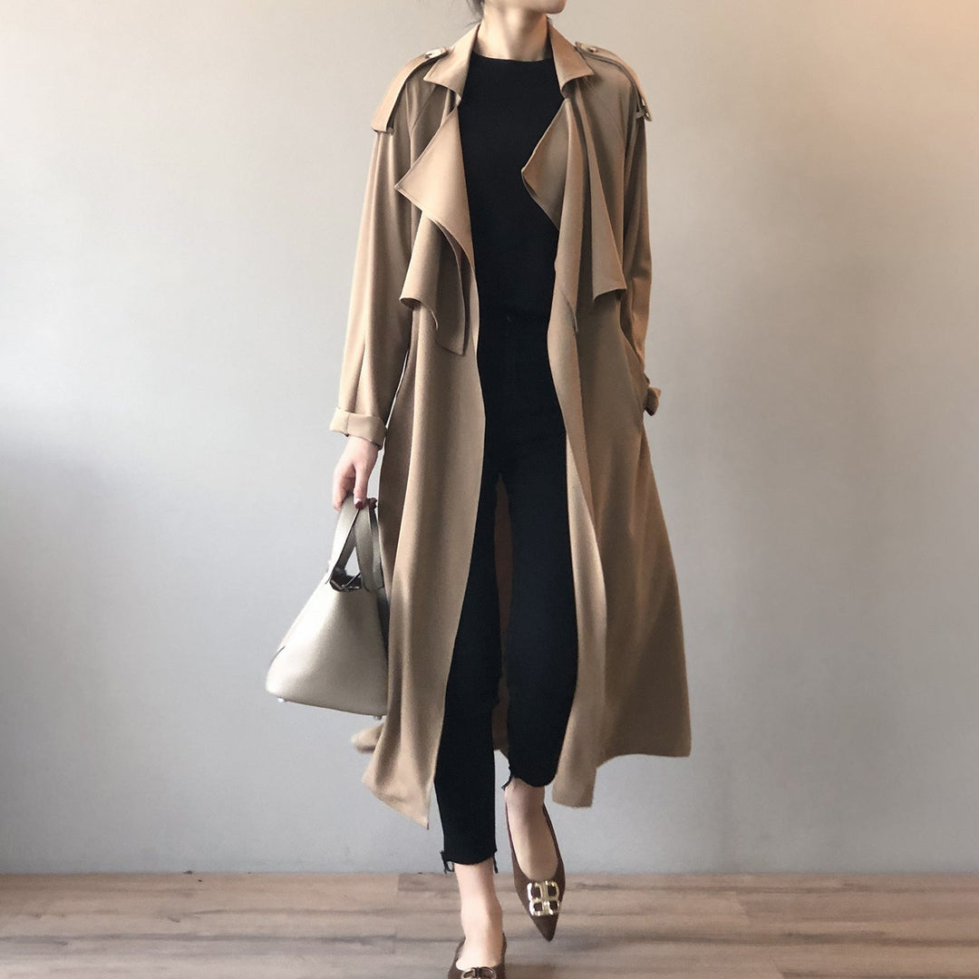 "Damen Retro Baggy-Trenchcoat in elegantem, weichen Stoff, modischer Vintage-Look, vielseitig für jeden Anlass geeignet."