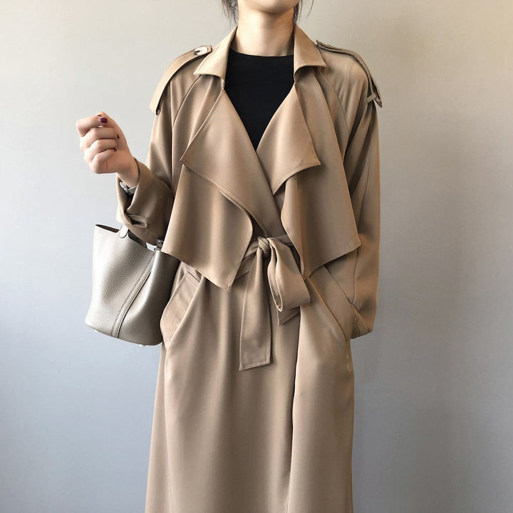 "Damen Retro Baggy-Trenchcoat in elegantem, weichen Stoff, modischer Vintage-Look, vielseitig für jeden Anlass geeignet."