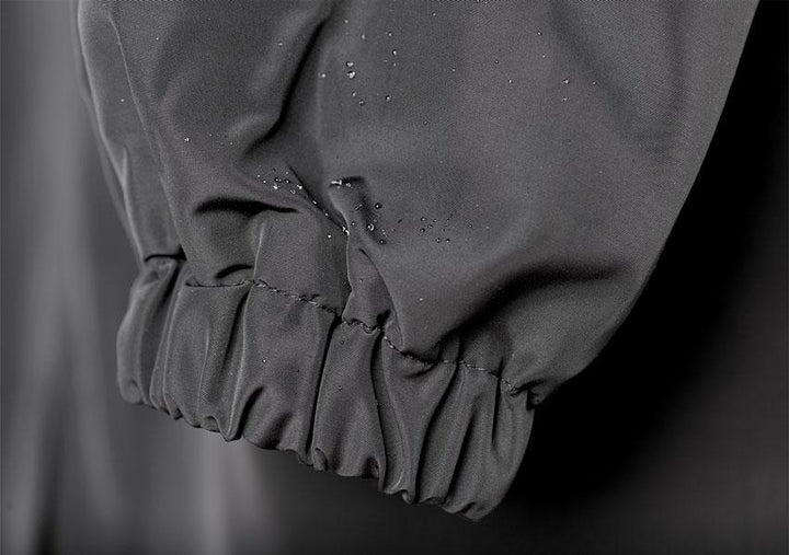 "Damen Trenchcoat Einreiher, oversized, in beige mit verstellbaren Details und elastischen Bündchen für elegante Silhouette."