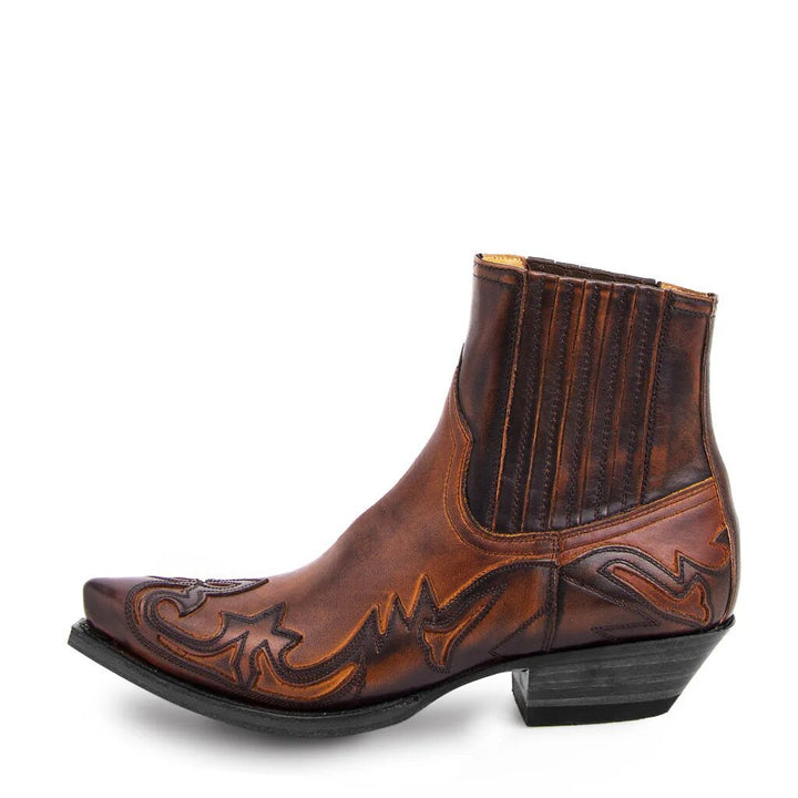 "Damen Vintage Cowboystiefel mit Stickerei, spitze Form, braun, geeignet für lässige oder elegante Outfits, komfortabel."