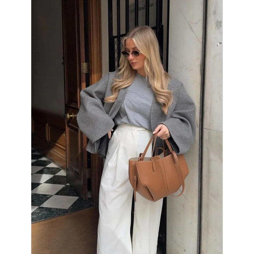 "Damen Vintage Tote Bag, geräumig und stilvoll, ideal für Alltag und Reisen. Klassisches Design, robust und vielseitig."